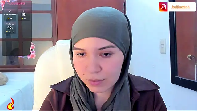 MatchedEyebrow online show from 10/10/25, 09:36