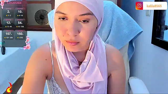 MatchedEyebrow online show from 11/10/25, 09:03