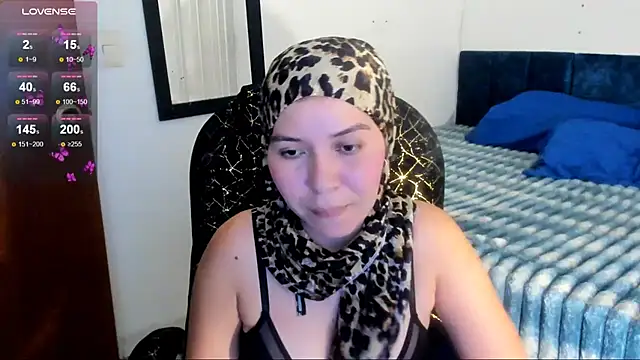 Snapshot of MatchedEyebrow chatting on 06/04/26, 10:05 MatchedEyebrow online show from 06/04/26, 10:05
