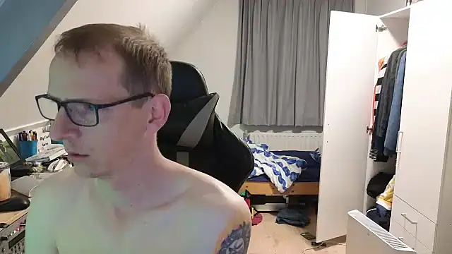 Snapshot of sexmenlion chatting on 03/21/25, 08:29 sexmenlion online show from 03/21/25, 08:29