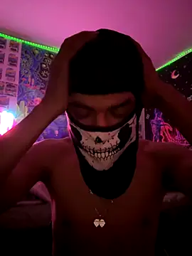 Snapshot of RolandoAmbrocio chatting on 09/17/25, 05:42 RolandoAmbrocio online show from 09/17/25, 05:42