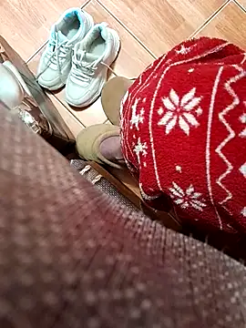 feet toes online show from 02/18/25, 06:04