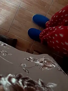 feet toes online show from 10/10/25, 04:44