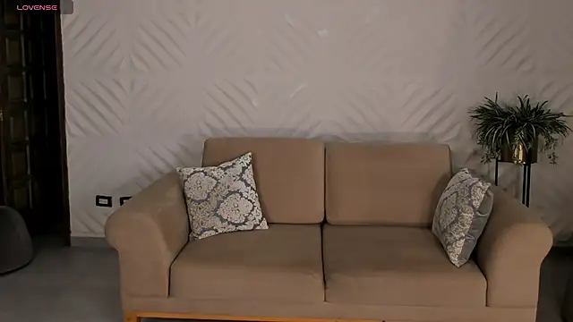 MadelineFox online show from 04/21/26, 09:04