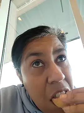 Molly newman6 online show from 02/05/26, 11:59