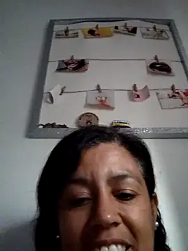 Snapshot of Molly_newman6 chatting on 05/28/26, 11:18 Molly newman6 online show from 05/28/26, 11:18