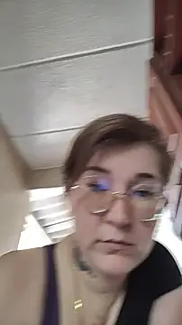 HunnyyLove online show from 10/27/25, 04:44