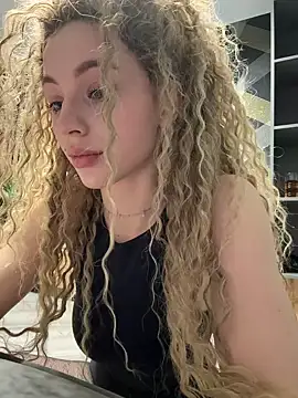 Camilla Railian online show from 01/27/25, 04:11