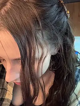 Camilla Railian online show from 03/09/25, 08:52