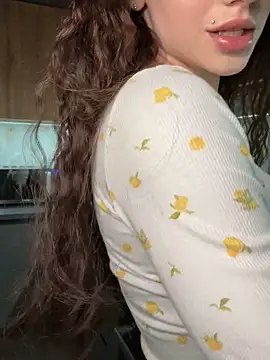 Camilla Railian online show from 03/12/25, 06:33