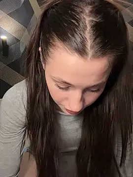 Camilla Railian online show from 03/17/25, 07:26