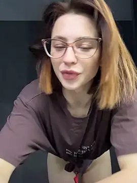 Camilla Railian online show from 10/01/25, 03:18