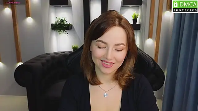 Snapshot of Mira_Mermayd chatting on 02/08/25, 04:25 Mira Mermayd online show from 02/08/25, 04:25