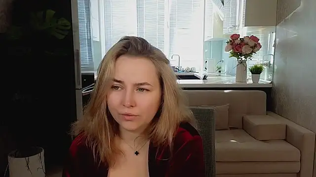 Mira Mermayd online show from 04/05/26, 01:14