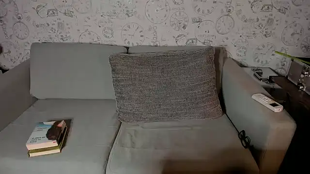 Snapshot of LondonBadGirl chatting on 12/15/25, 12:48 LondonBadGirl online show from 12/15/25, 12:48