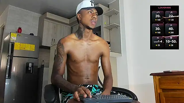 YeremiBrowm online show from 10/31/25, 04:41