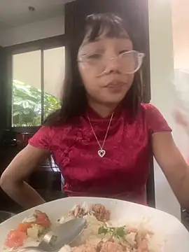 Snapshot of Karmakuro chatting on 10/29/25, 08:21 Karmakuro online show from 10/29/25, 08:21