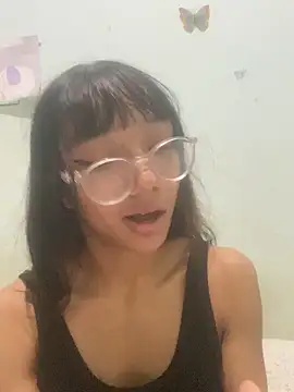 Snapshot of Karmakuro chatting on 11/18/25, 11:37 Karmakuro online show from 11/18/25, 11:37