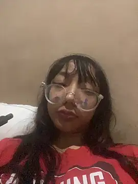 Snapshot of Karmakuro chatting on 12/16/25, 02:38 Karmakuro online show from 12/16/25, 02:38