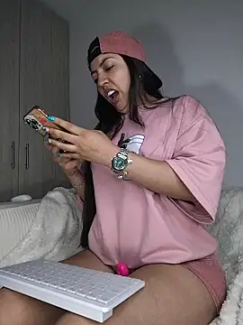 Snapshot of amycute_ chatting on 06/16/26, 12:13 amycute online show from 06/16/26, 12:13