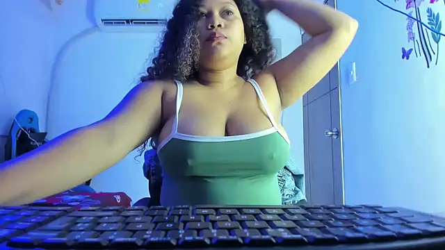 Lunastar02 online show from 02/06/26, 01:58