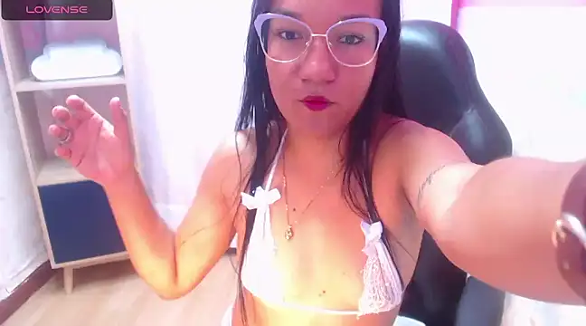 Amy Ronan online show from 02/01/25, 04:54