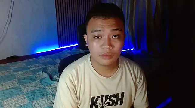 Snapshot of xsweetasian69x chatting on 01/13/25, 05:02 xsweetasian69x online show from 01/13/25, 05:02