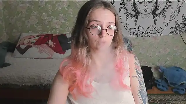 Snapshot of Cutie_Adelia chatting on 05/07/26, 12:54 Cutie Adelia online show from 05/07/26, 12:54