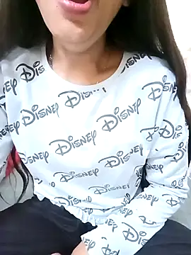 Snapshot of Nupur_69 chatting on 12/22/24, 10:47 Nupur 69 online show from 12/22/24, 10:47