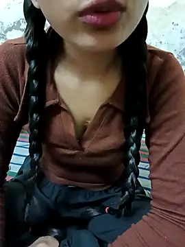 Snapshot of Nupur_69 chatting on 03/04/25, 07:43 Nupur 69 online show from 03/04/25, 07:43