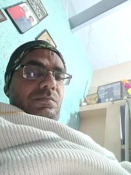 Snapshot of ajayraj0000 chatting on 12/14/25, 07:51 ajayraj0000 online show from 12/14/25, 07:51