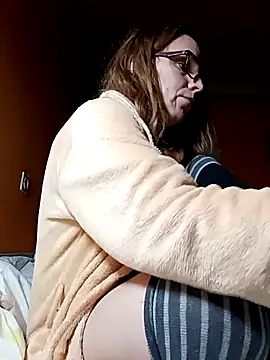 Dettybitch40 online show from 10/29/25, 06:15