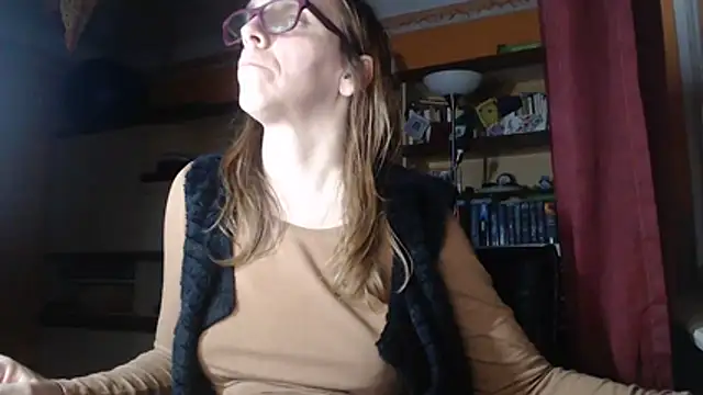 Dettybitch40 online show from 10/31/25, 04:41