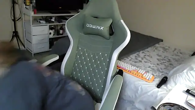 Snapshot of nativepumpkin95 chatting on 01/11/25, 01:37 nativepumpkin95 online show from 01/11/25, 01:37