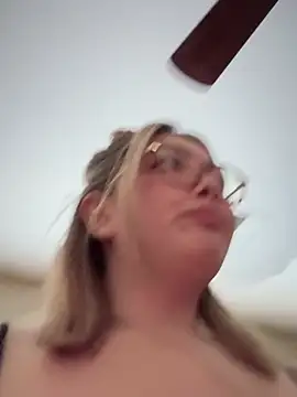 Snapshot of nativepumpkin95 chatting on 01/27/25, 10:16 nativepumpkin95 online show from 01/27/25, 10:16