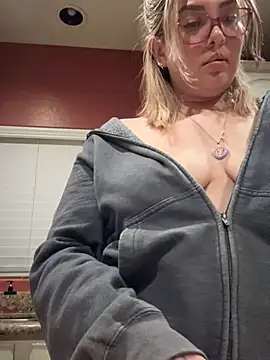 Snapshot of nativepumpkin95 chatting on 01/28/25, 01:18 nativepumpkin95 online show from 01/28/25, 01:18