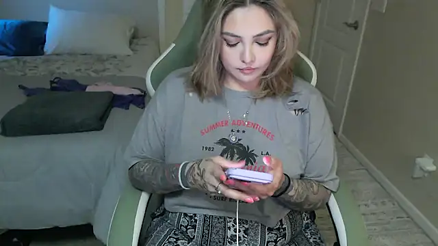 Snapshot of nativepumpkin95 chatting on 02/01/25, 12:18 nativepumpkin95 online show from 02/01/25, 12:18