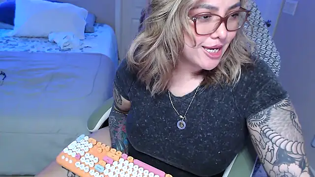 Snapshot of nativepumpkin95 chatting on 02/02/25, 10:39 nativepumpkin95 online show from 02/02/25, 10:39