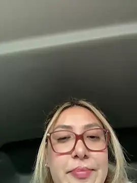 Snapshot of nativepumpkin95 chatting on 02/14/25, 10:14 nativepumpkin95 online show from 02/14/25, 10:14