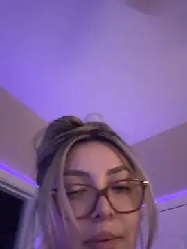 Snapshot of nativepumpkin95 chatting on 02/16/25, 12:30 nativepumpkin95 online show from 02/16/25, 12:30