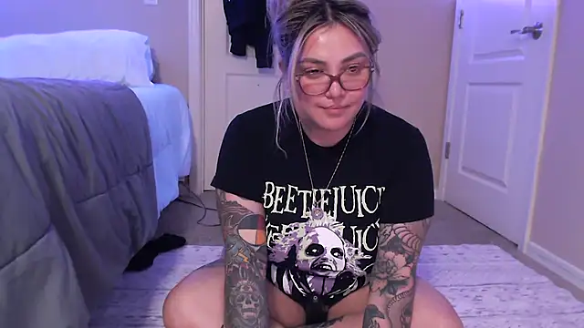 Snapshot of nativepumpkin95 chatting on 02/16/25, 03:47 nativepumpkin95 online show from 02/16/25, 03:47