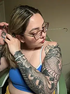 Snapshot of nativepumpkin95 chatting on 02/21/25, 09:00 nativepumpkin95 online show from 02/21/25, 09:00