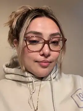 Snapshot of nativepumpkin95 chatting on 02/22/25, 05:02 nativepumpkin95 online show from 02/22/25, 05:02