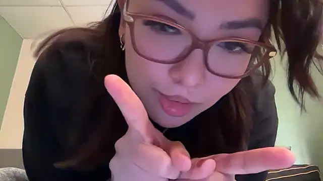 Snapshot of nativepumpkin95 chatting on 10/16/25, 09:05 nativepumpkin95 online show from 10/16/25, 09:05