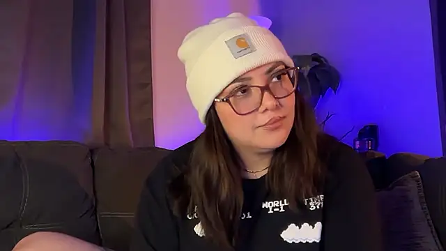 Snapshot of nativepumpkin95 chatting on 11/26/25, 01:28 nativepumpkin95 online show from 11/26/25, 01:28