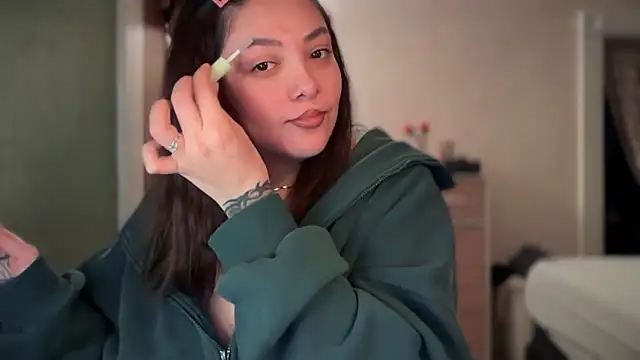 Snapshot of nativepumpkin95 chatting on 12/16/25, 08:47 nativepumpkin95 online show from 12/16/25, 08:47