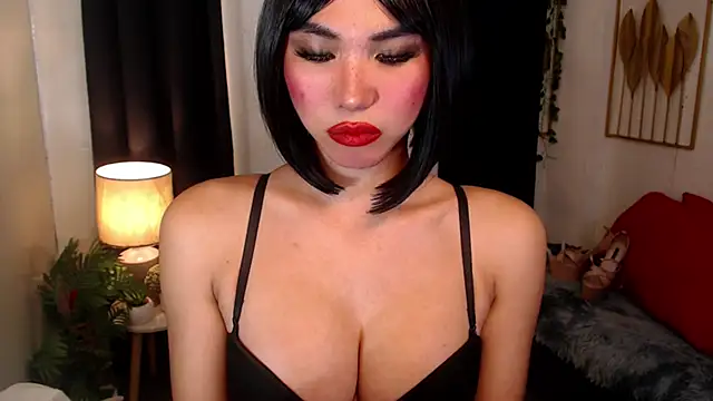 Snapshot of sahara_ts chatting on 02/25/25, 04:35 sahara ts online show from 02/25/25, 04:35