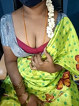 Snapshot of Tamil-hotwife chatting on 01/22/25, 03:40 Tamil-hotwife online show from 01/22/25, 03:40