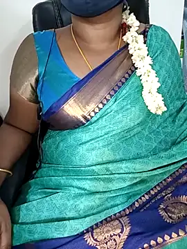 Snapshot of Tamil-hotwife chatting on 10/09/25, 09:57 Tamil-hotwife online show from 10/09/25, 09:57