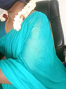 Snapshot of Tamil-hotwife chatting on 10/17/25, 04:26 Tamil-hotwife online show from 10/17/25, 04:26